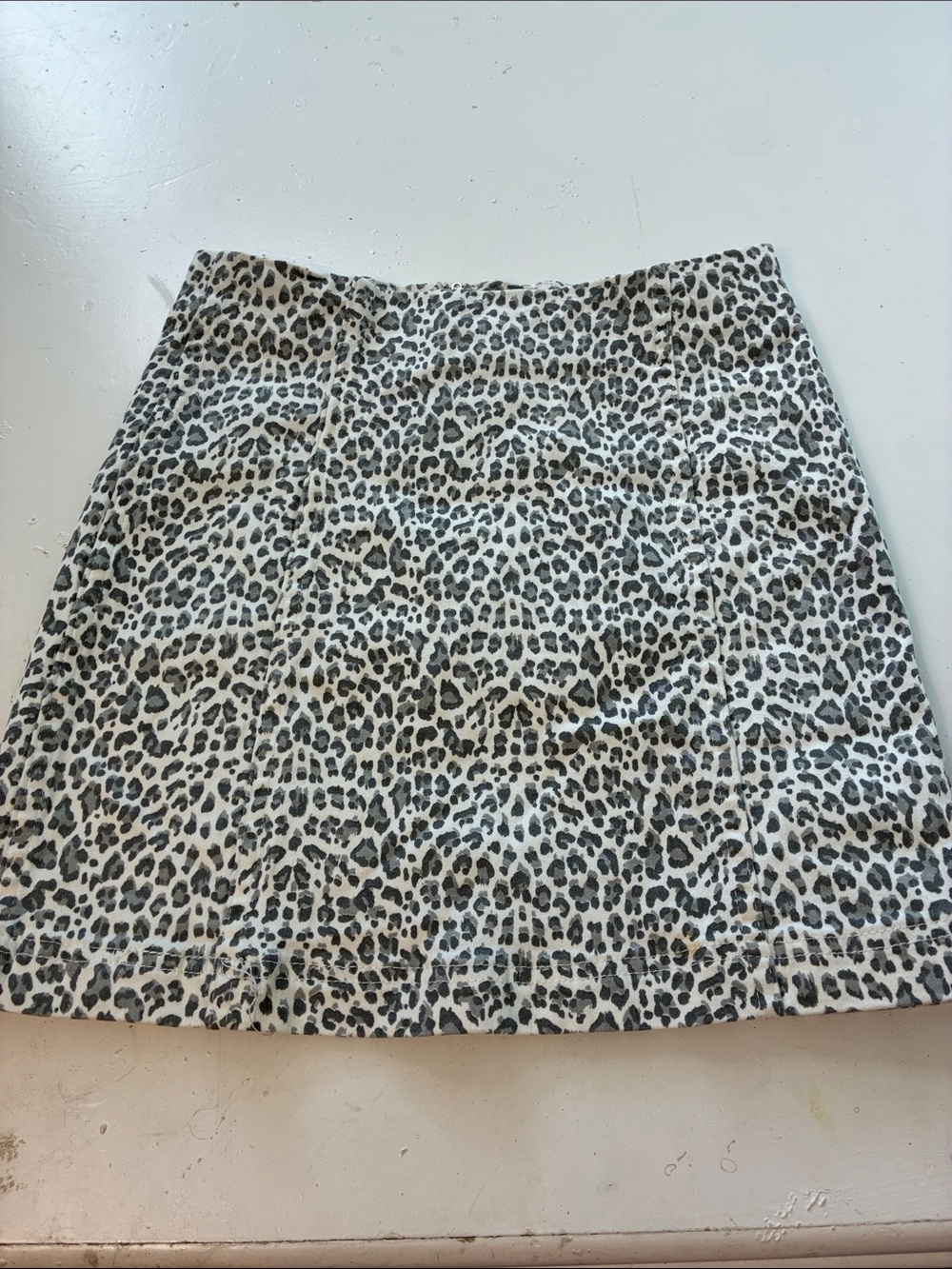 MOD on Trend Small Leopard Print Pull On Zip Up Back Mini Skirt